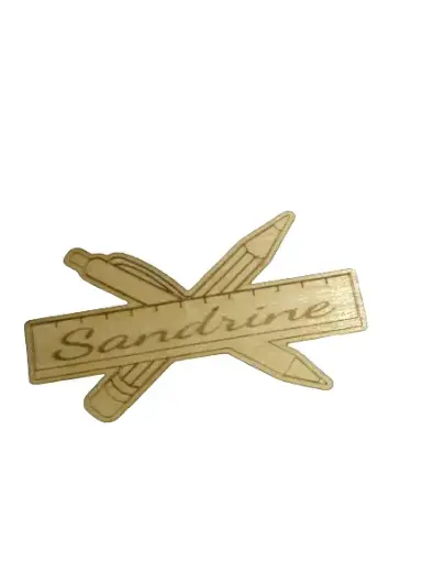 Badges aimantés en bois personnalisables – Un cadeau unique pour les enseignants et ATSEM.... !